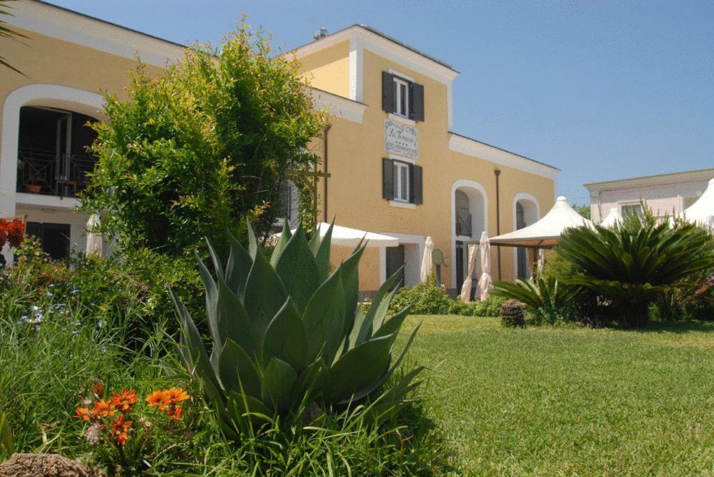 Hotel La Tonnara 4*